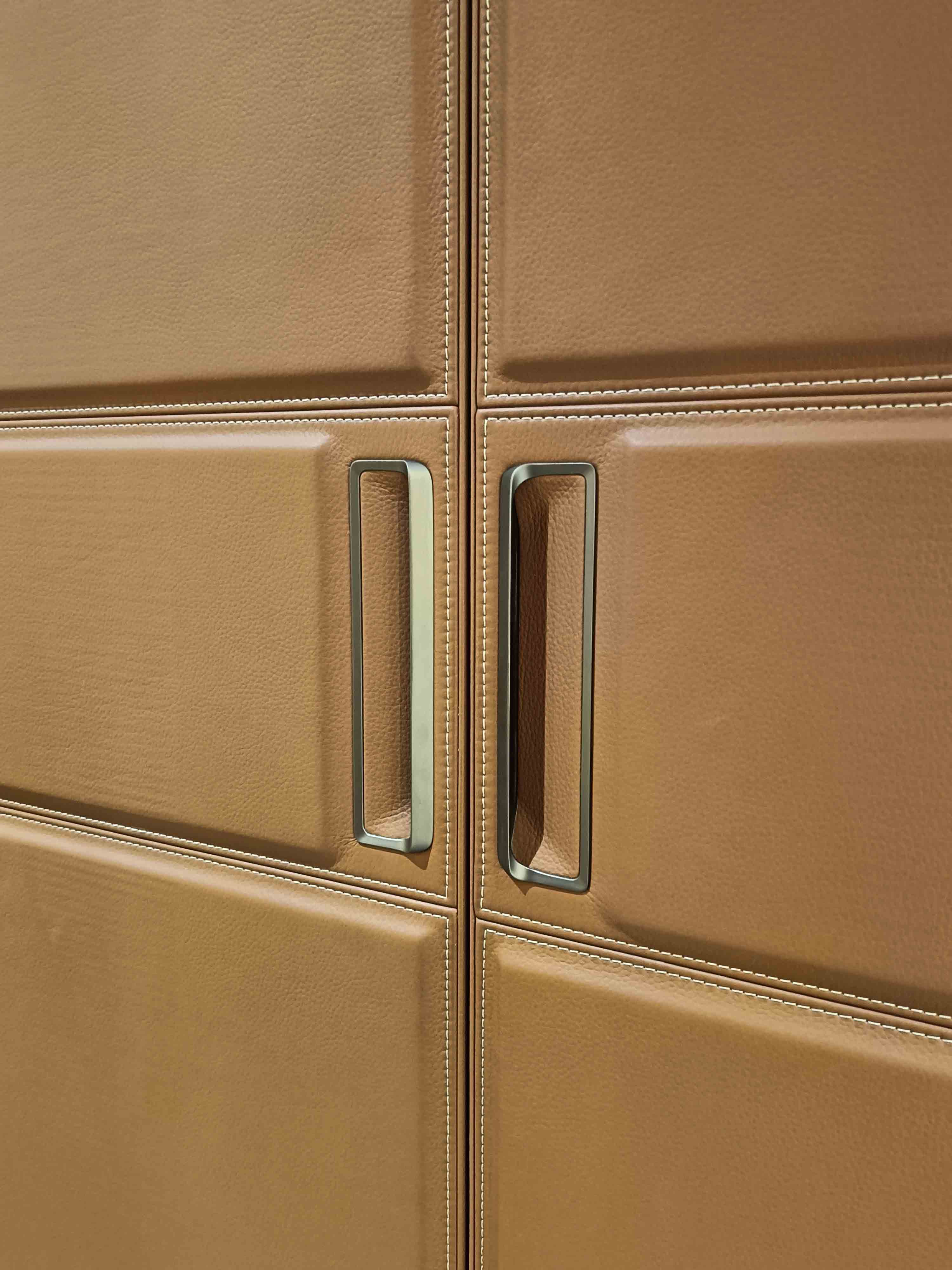 What We Do – Image 2 (side-2.webp)	Luxury wardrobe  in Delhi – bespoke wardrobe design by Black Oak